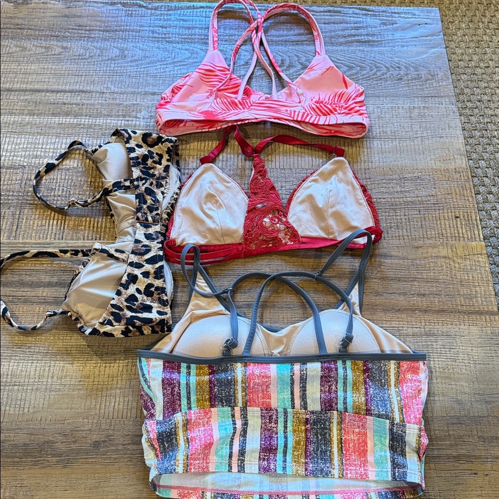 Bundle Forever 21 Red Lace Bikini Top Set - Picture 6 of 6